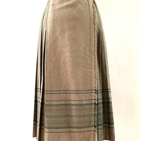 Vintage St Michael Wool Blend Kilt Green and Tan Academia Tweedcore British - Picture 9 of 9